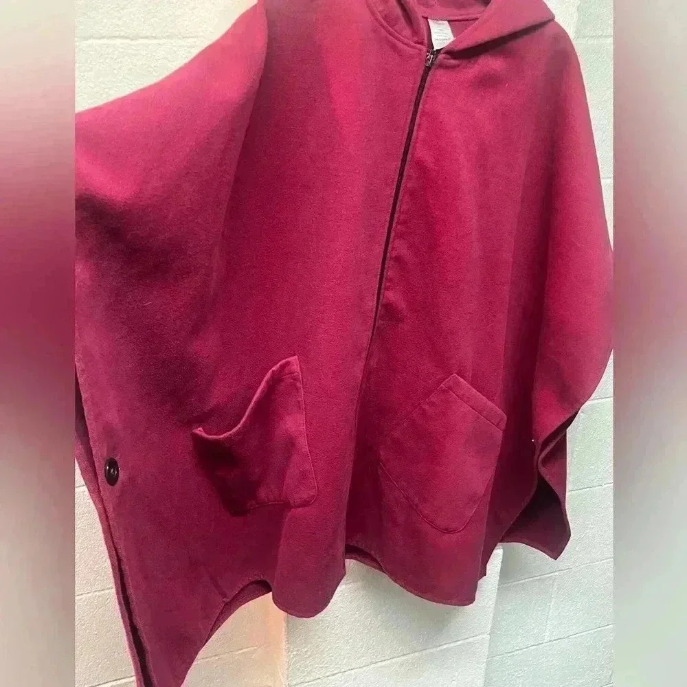 Wine Cape Coat Poncho Wine colored Hooded cape with zip front - Picture 2 of 4